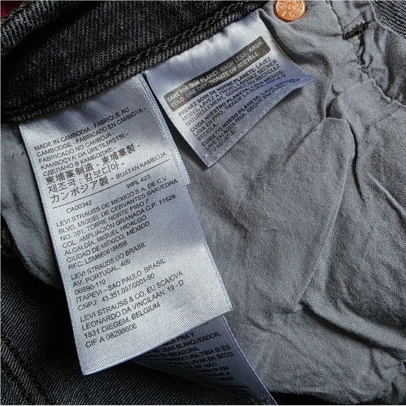 Levi's Ribcage Straight Jeans in Washed Black - Picture 13 of 14